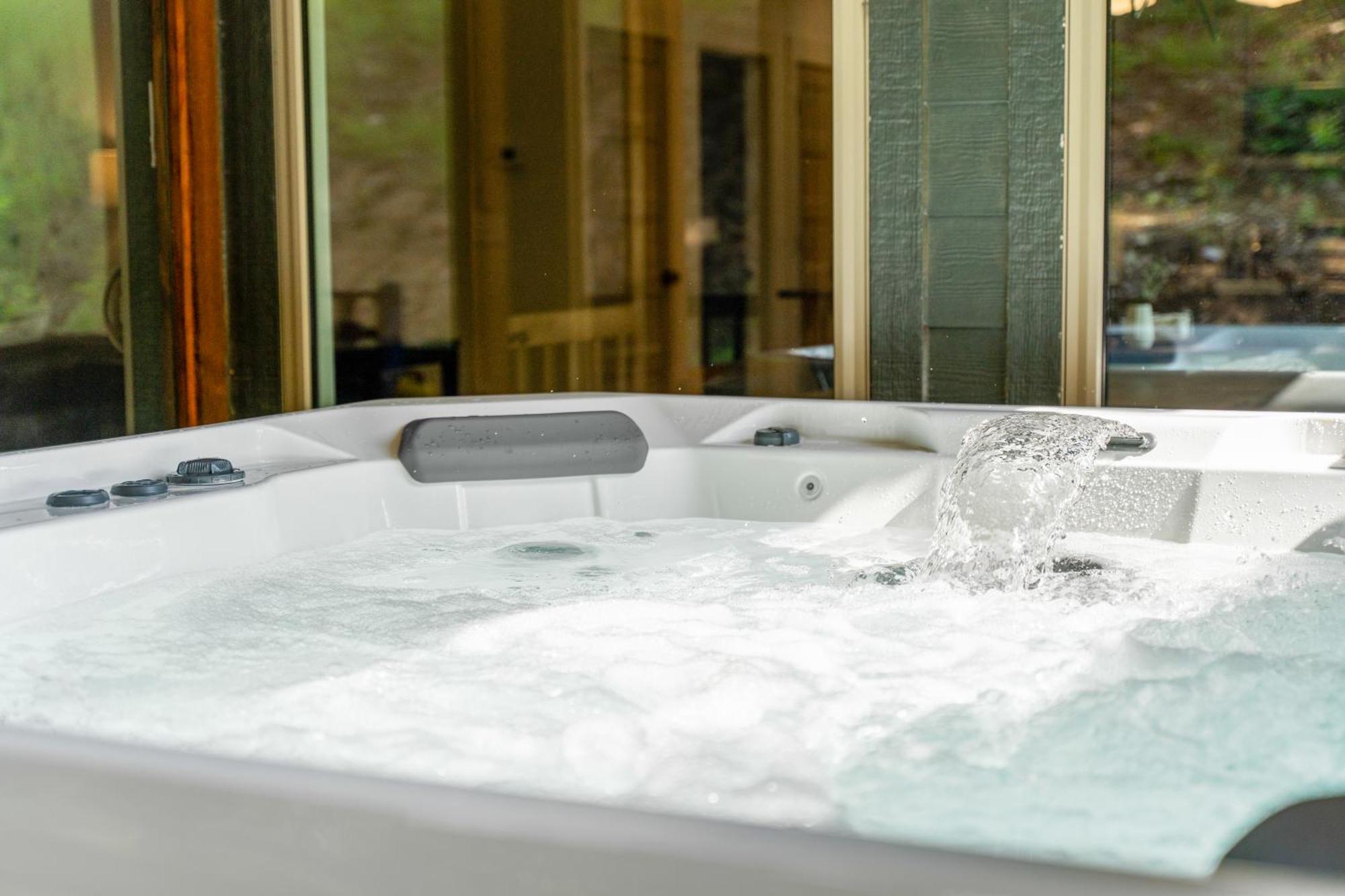 New Ozark Oasis Luxe Cabin Retreat With Hot Tub Hollister Exterior photo